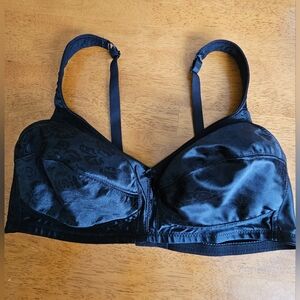Black Silky Wireless, Unlined Womens Bra - Size 40D